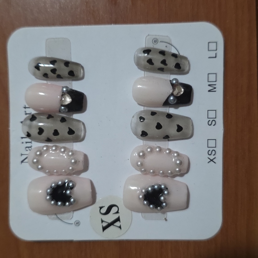 🥳 4/$20 #2 Elegant Heart Design Press-On Nails